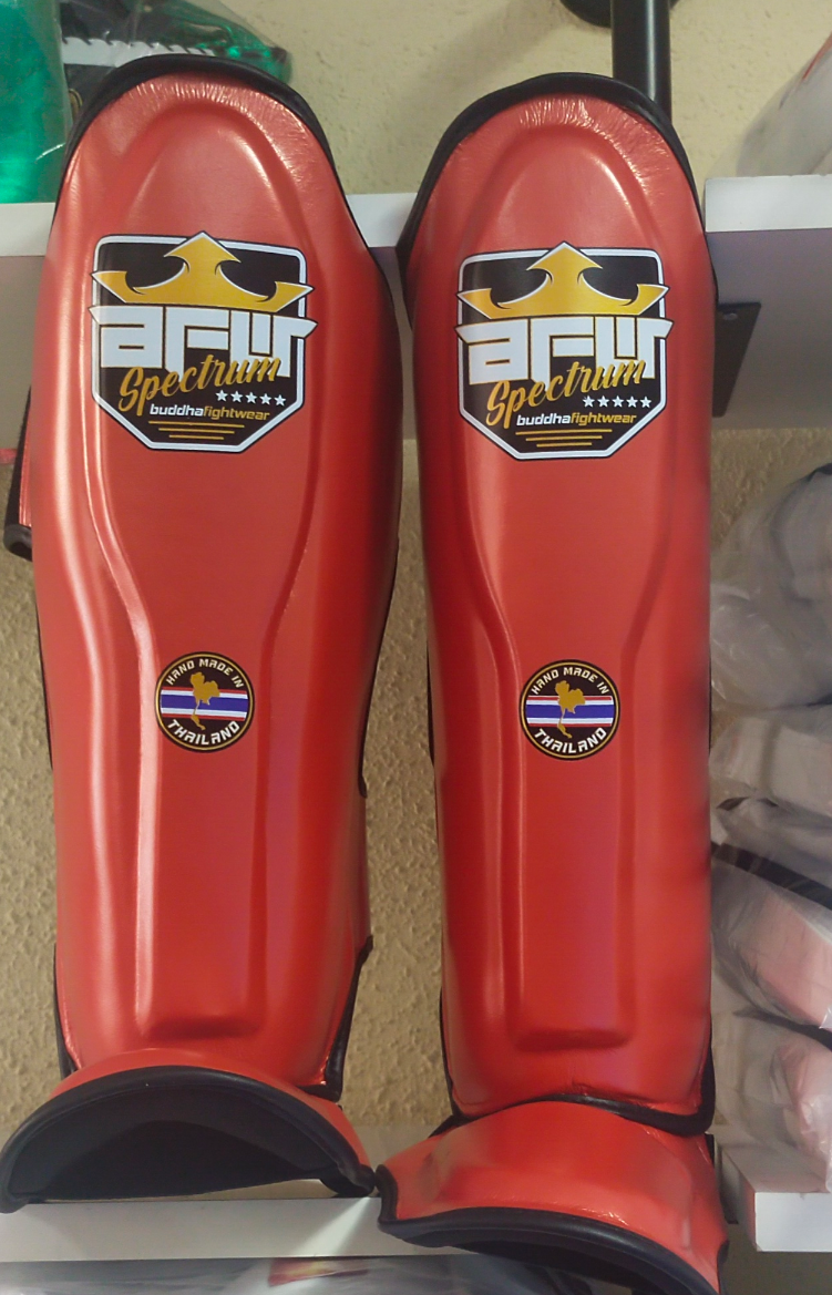 Espinilleras rojas " espectrum"